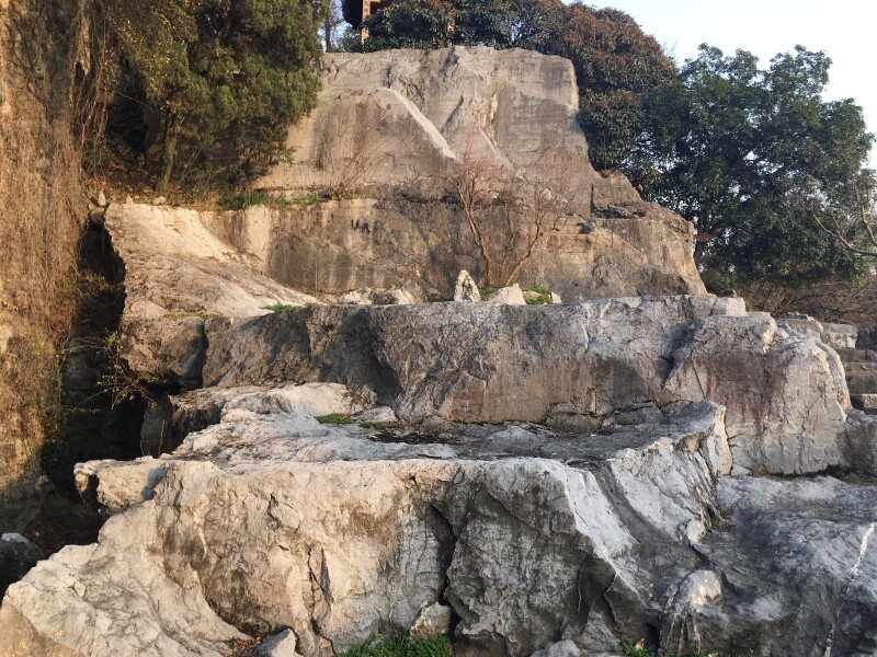 石公山西山岛屿的璀璨明珠