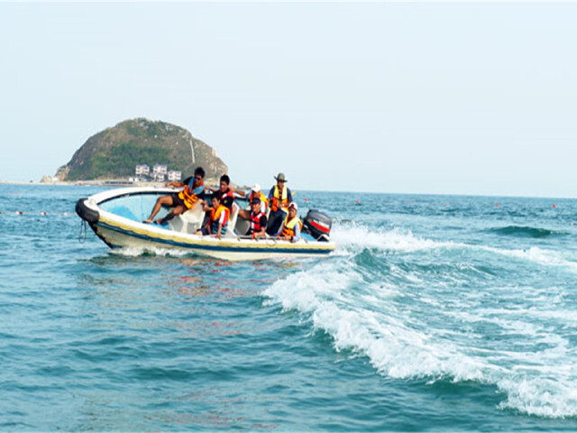  深圳南澳西冲-大鹏古城-情人岛1日游>bbq烧烤,快艇冲浪,cs野战,有山