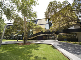 新南威尔士大学