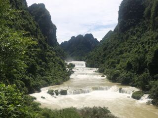 东兴
