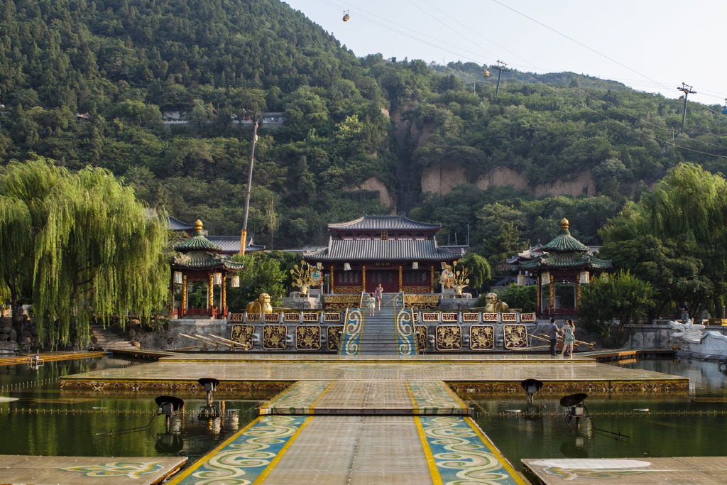  西安君乐城堡酒店>自选房型1晚,可自由搭配景点