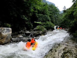 莫干山峡谷漂流