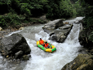 龙井峡漂流