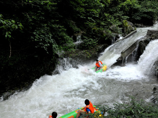 龙井峡漂流