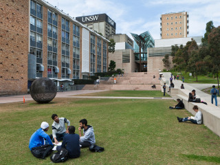 新南威尔士大学