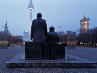 马克思和恩格斯广场