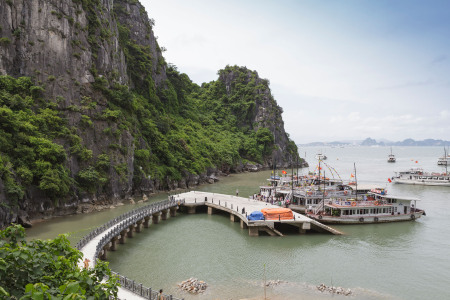 <南宁-越南芒街-下龙湾-河内4日游>南宁/北海起止，精品小团/0自费，全程4星住宿，莲花自助餐、越式按摩，月亮湖泛舟，天堂岛，河内市区游