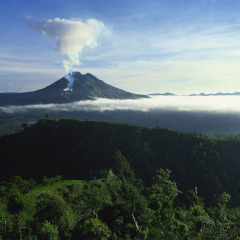 京打马尼火山