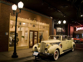 彼得森汽车博物馆