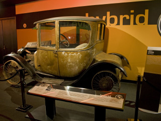 彼得森汽车博物馆