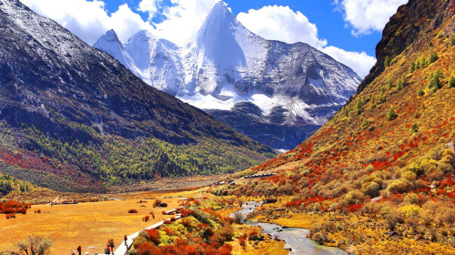  成都-新都桥-稻城亚丁4日游>真纯玩进店赔付1000元,打卡仙境亚丁