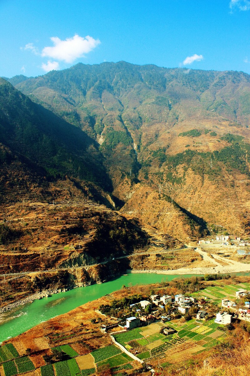 泸定县                     甘谷地