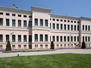 多尔玛巴赫切宫