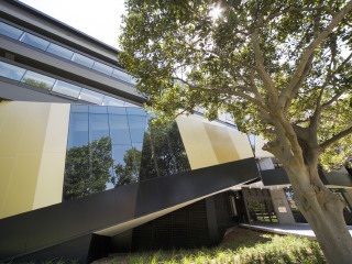 新南威尔士大学