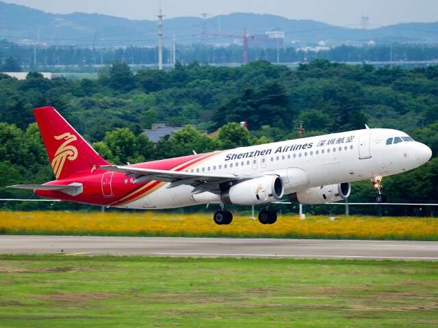 d1 第1天 深圳 曼谷 深圳 曼谷   各位贵宾于指定时间在深圳机场集合