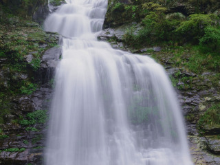 宝鼎瀑布