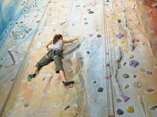 奥特世纪攀岩场