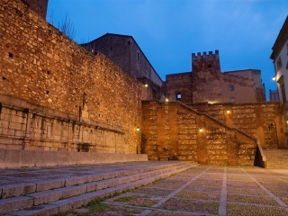 卡塞雷斯马约尔广场