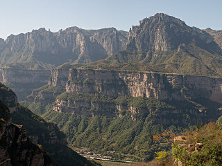 窄涧谷太平寺摩崖造像