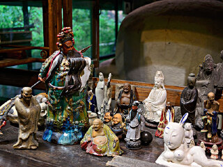 察雅仁达摩崖造像