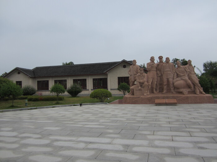 参加中国的抗日战争,以芷江机场,云南昆明机场等为空军基地,对日本