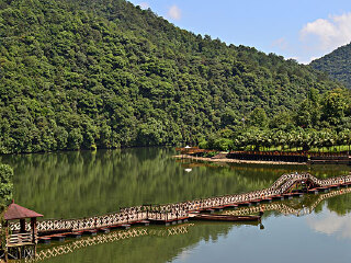 鹅仙洞自然风景区