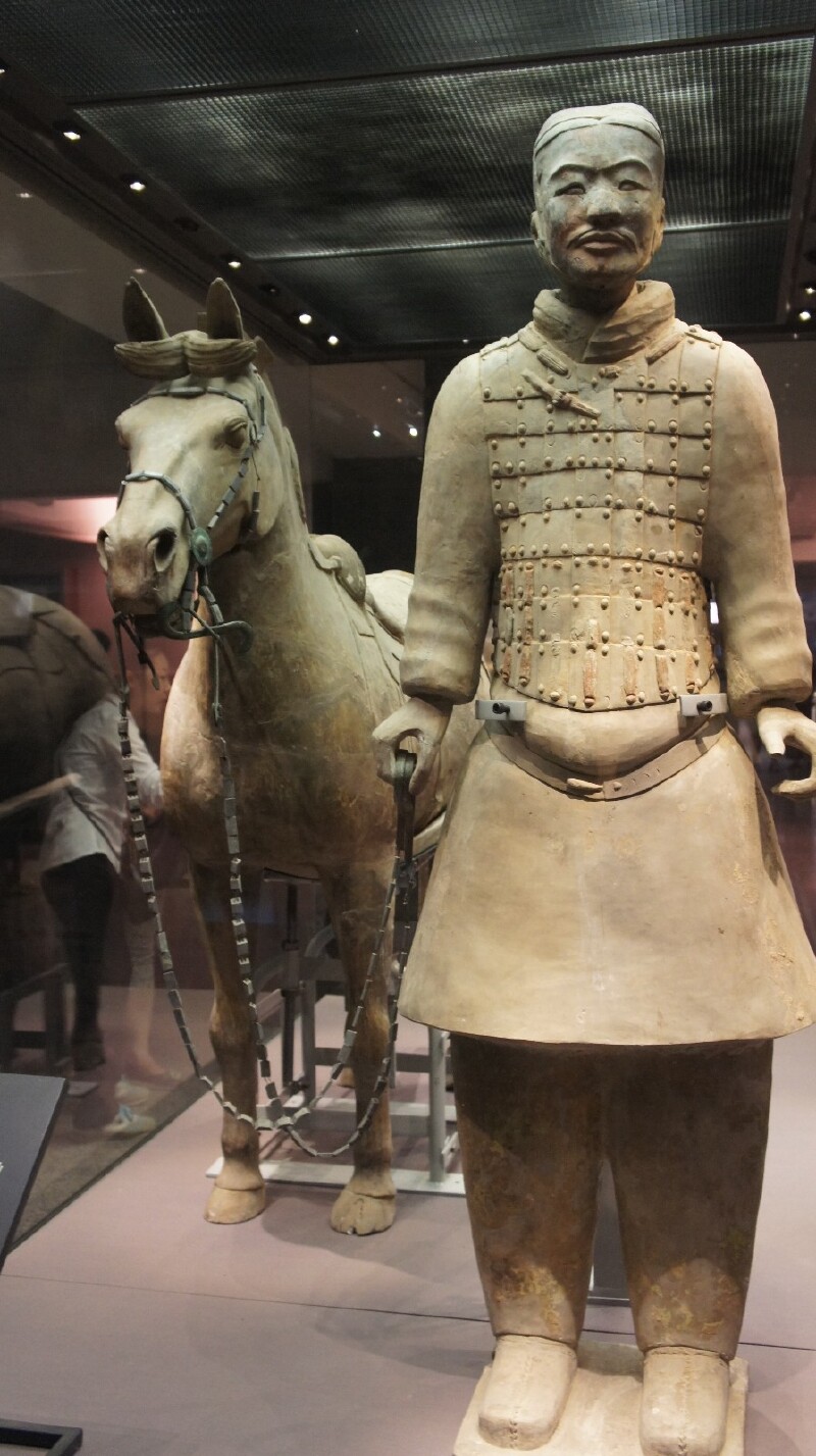 出土完好的兵马俑