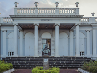 莱昂·迪耶尔克斯博物馆