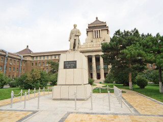 伪满洲国国务院旧址