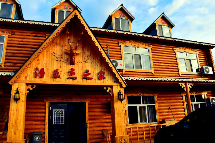 我们在室韦下榻的"木刻楞"酒店.