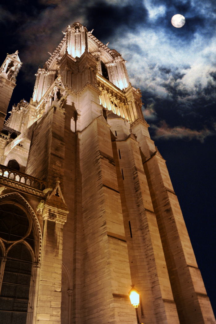 夜游巴黎圣母院