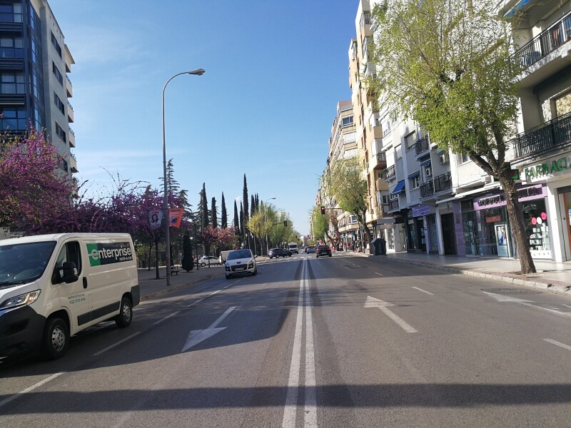 既然说到城市规划,就插播一段西班牙交通之