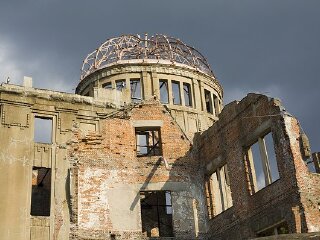 原子弹爆炸圆顶屋