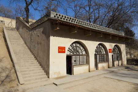 <黄河壶口瀑布+延安黄帝陵2日游>畅游美丽陕西,含1938主题街区,南泥湾、U型枕、可选大型红色演出延安保育院 <黄河壶口瀑布+延安黄帝陵2日游>畅游美丽陕西,含1938主题街区,南泥湾、U型枕、可选大型红色演出延安保育院