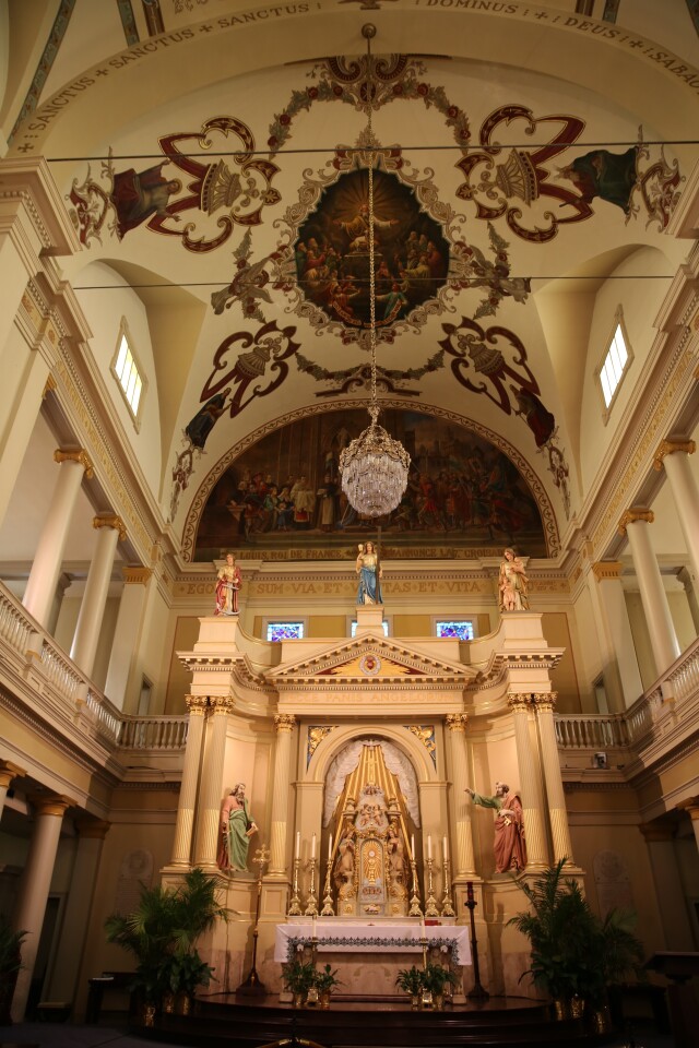 教堂顶彩绘壁画