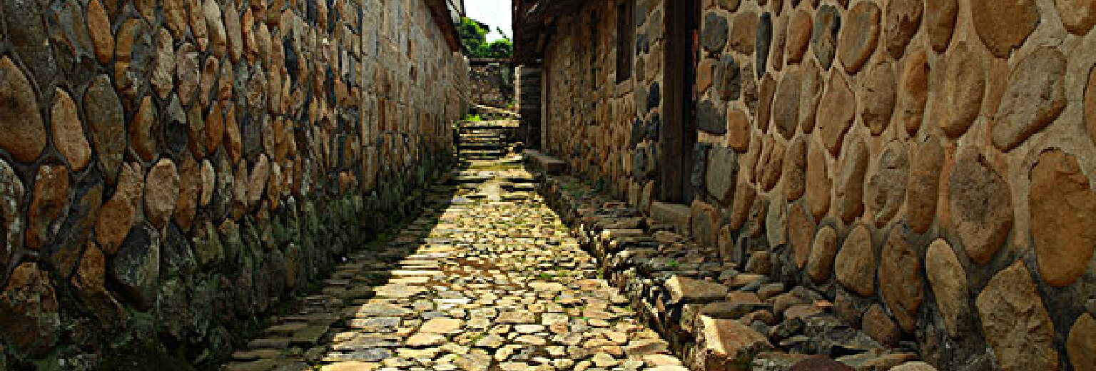 九头马古民居旅游攻略