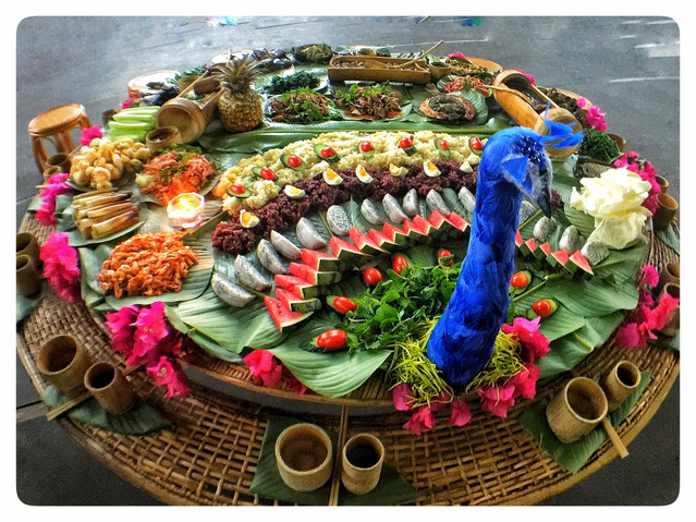 傣族泼水节是中外游客感受傣族文化,了解傣族风俗习惯的一道窗口,也是