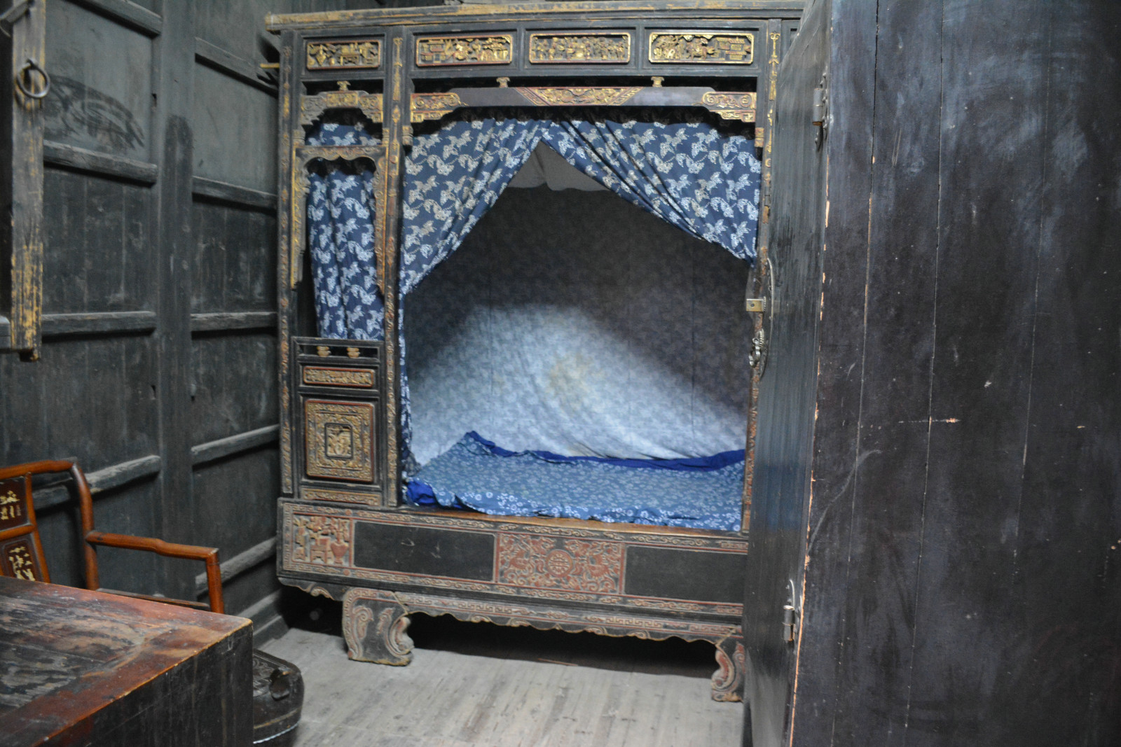 婺源江湾p126:卧室的床很精致