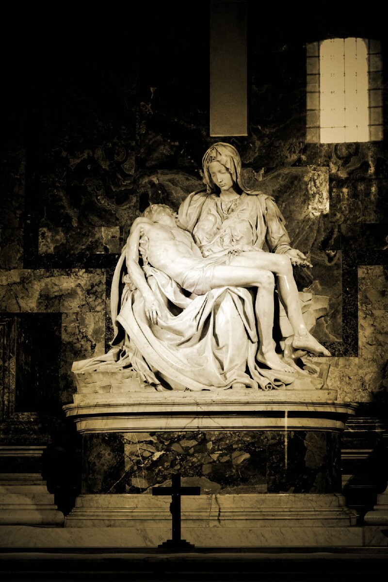 peters basilica)——米开朗基罗伟大的雕塑《圣殇》