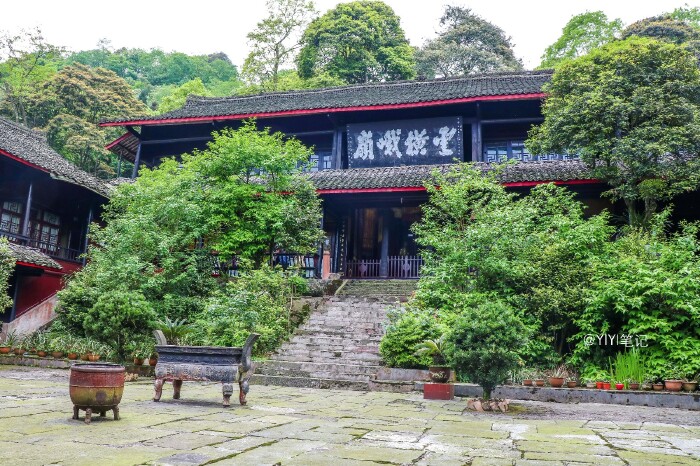 徒步踏青峨眉山,玩转半山也是极美【首发】