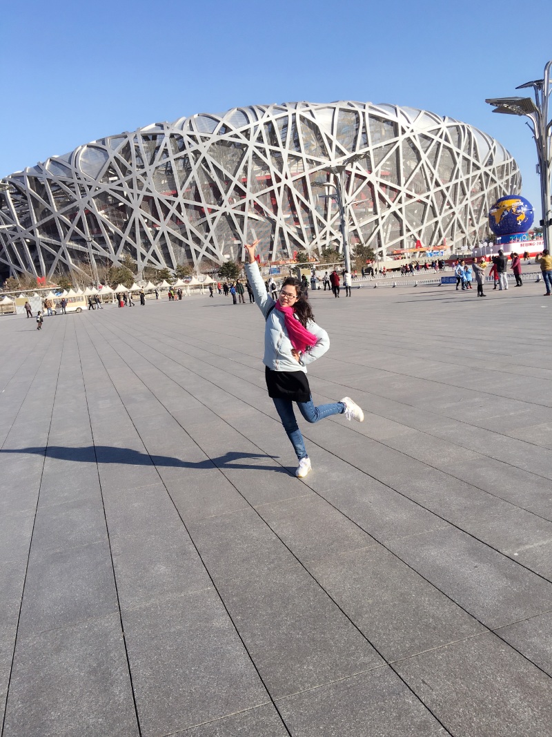 下午来到鸟巢,门票有些贵,就没有走进去,在外面看了,效果一样,也是