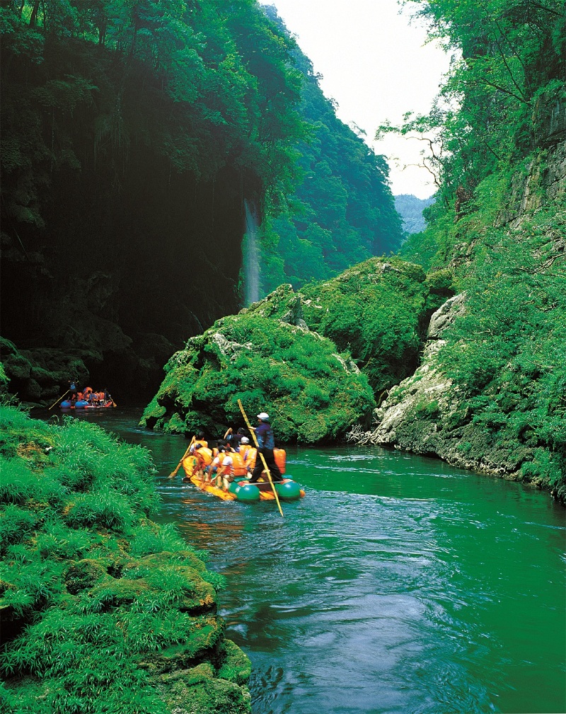猛洞河漂流旅游