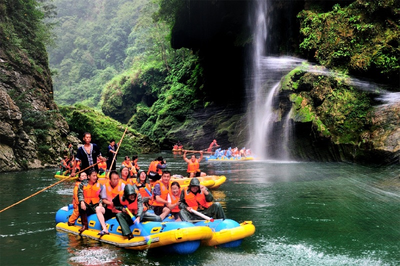 猛洞河漂流旅游