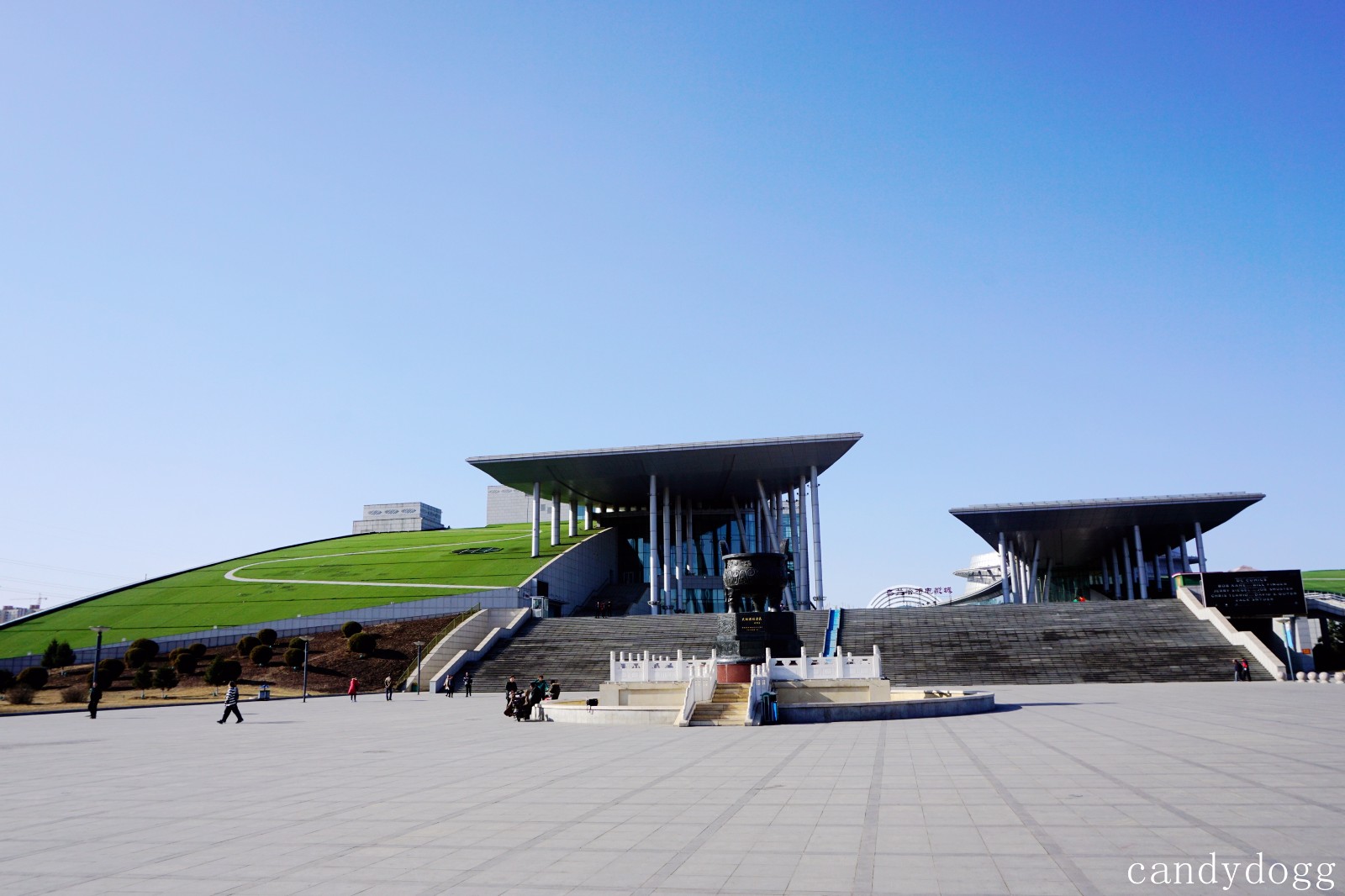 电话号码:0471-4614000 景点地址:内蒙古呼和浩特市新城区新