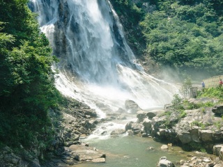 大别山彩虹瀑布