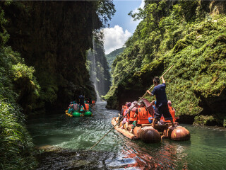 猛洞河漂流