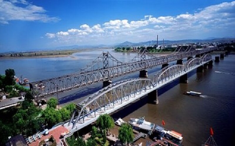 鸭绿江大桥与断桥