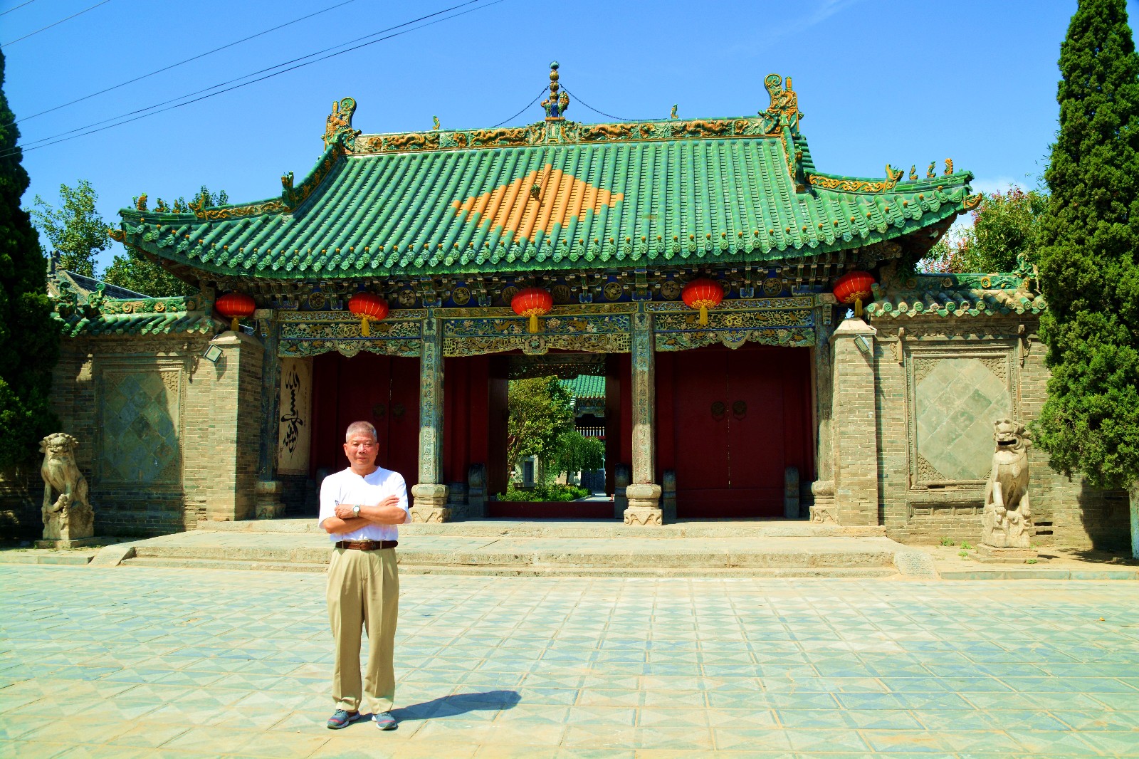 清真寺整体建筑为典型的清代伊斯兰教清真寺建筑风格.