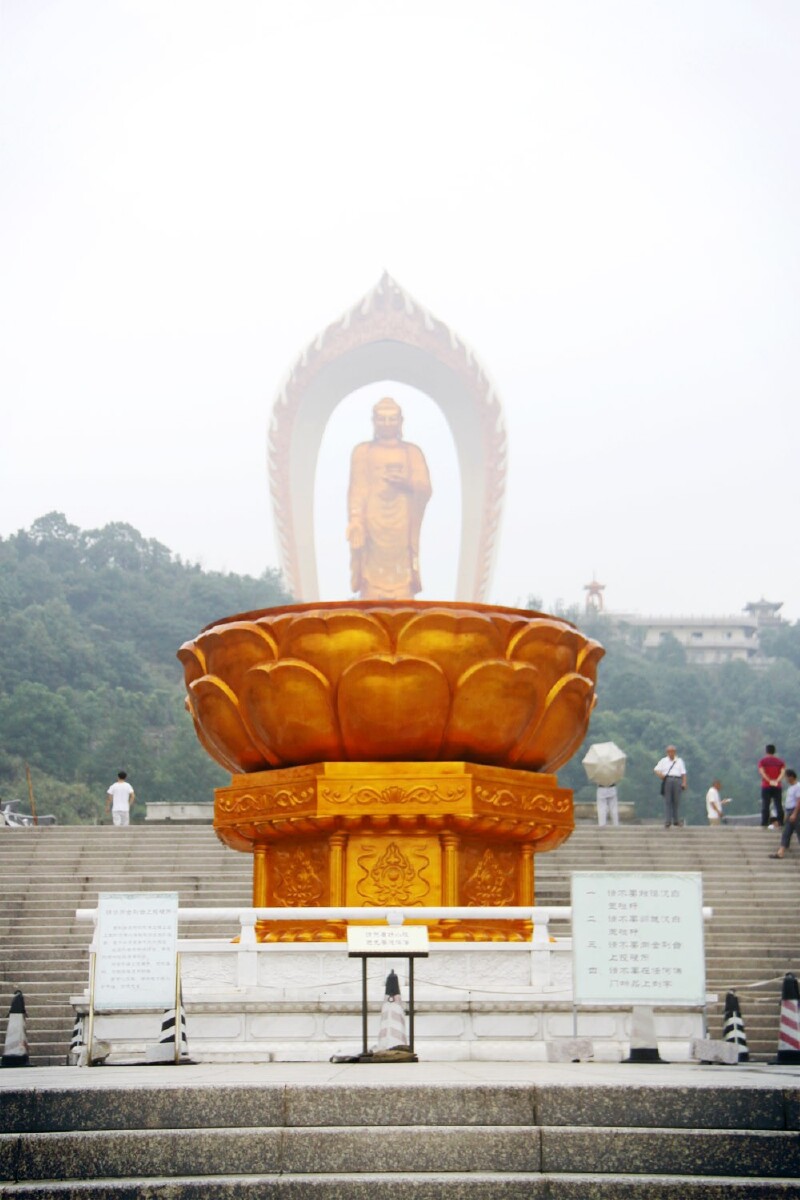         东林大佛