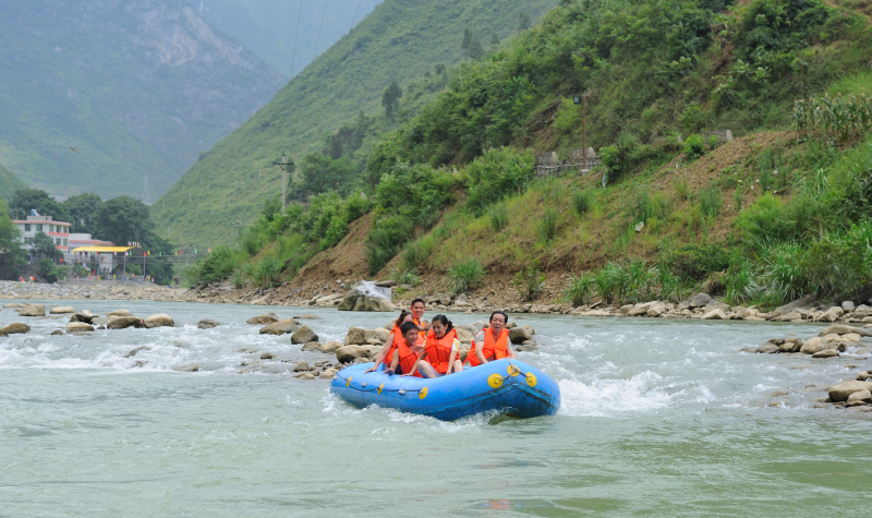 耍水专业户之贵州铜鼓滩漂流